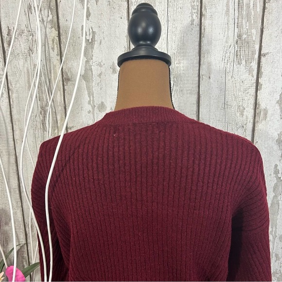 Elodie - NWT Crewneck Ribbed Sweater - Picture 8 of 10